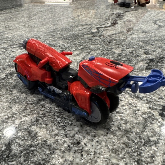 Marvel Spider-ManSpider Cycle Hasbro 2017 Bike Spiderman Dart Gun - Picture 2 of 12